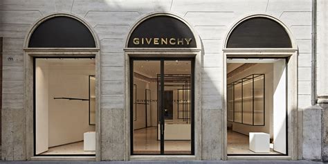 Givenchy Rome Babuino IT .